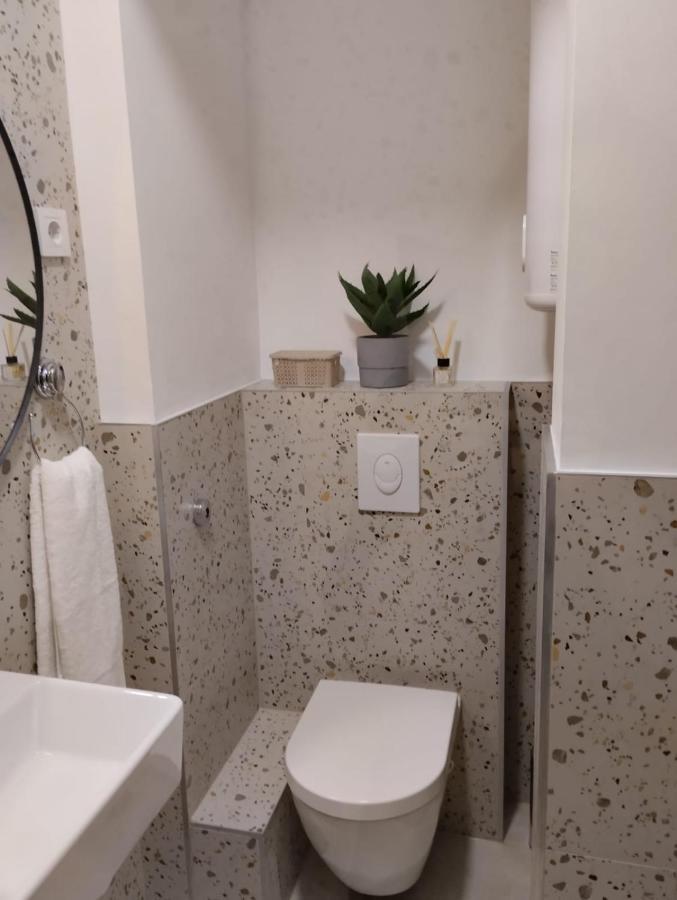 Apartman Zagreb , With Balcony And Free Parking Ngoại thất bức ảnh