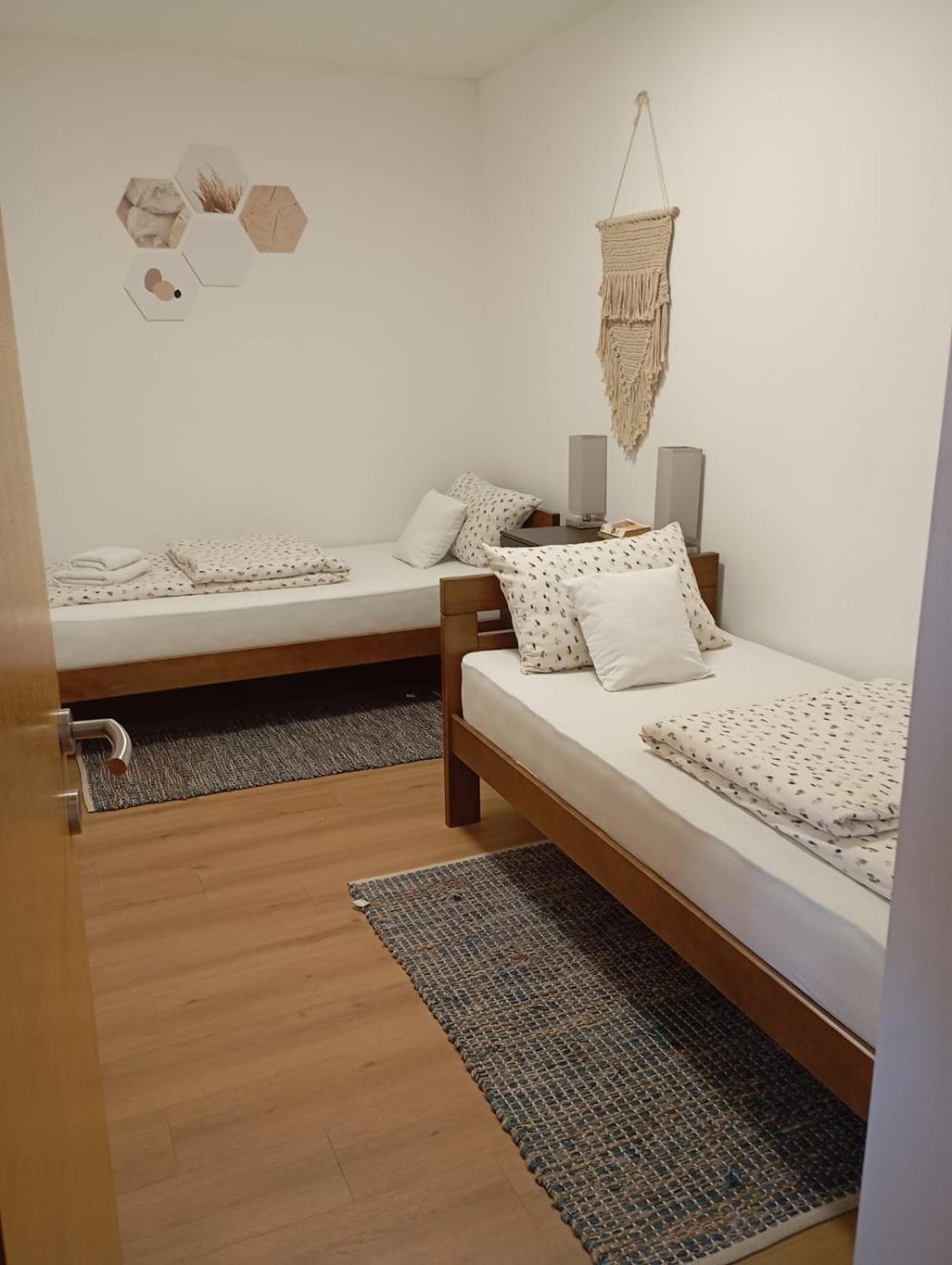 Apartman Zagreb , With Balcony And Free Parking Ngoại thất bức ảnh